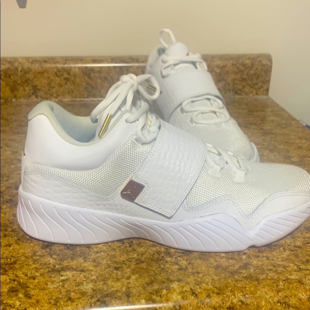 Mens size 12 Jordan J23 white and gold shoes
